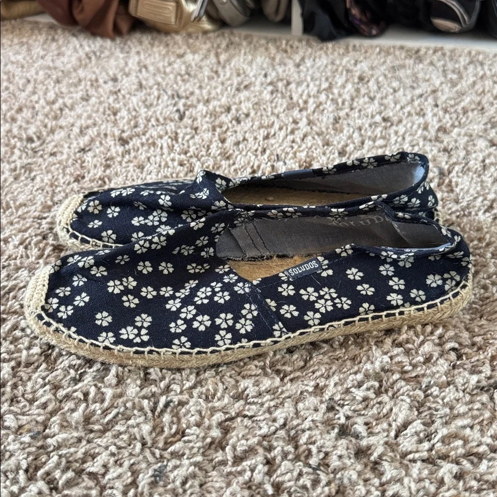 Soludos fits gently